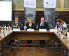 Secretários de educação de todo o país estão reunidos nesta segunda e terça-feira (25 e 26) em São Paulo para participar da 2ª reunião do Conselho Nacional de Secretários de Educação (Consed). A pauta principal do encontro é a Base Nacional Comum Curricular (BNCC) do Ensino Médio, atualmente sendo debatida em todo o país.