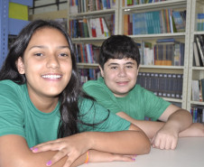 Projeto desenvolvido por três alunos do Colégio Estadual Arlindo Carvalho de Amorim, de Curitiba, foi classificado entre os cinco melhores do mundo na competição tecnológica Space Apps Challenge, também conhecida como Hackathon, promovida pela agência espacial norte-americana. 