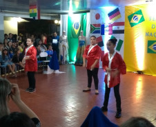 Pesquisa e apresentação tiveram como objetivo identificar e conhecer os povos que contribuíram para a formação da identidade cultural do Brasil.