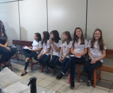 Doações serão destinadas à confecção de perucas para pessoas que estão em tratamento. O projeto “Doar não dói” é realizado na escola por seis alunos com coordenação dos professores, equipe pedagógica e direção do colégio. 