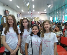 Doações serão destinadas à confecção de perucas para pessoas que estão em tratamento. O projeto “Doar não dói” é realizado na escola por seis alunos com coordenação dos professores, equipe pedagógica e direção do colégio. 