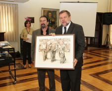 Curso capacita 120 participantes das regionais sobre processos administrativos e de sindicância. Houve ainda homenagem ao pintor Theodoro de Bona.