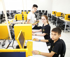 O colégio foi um dos primeiros a utilizar novas tecnologias no ambiente escolar por meio do programa Conectados, da Secretaria Estadual da Educação. Para desenvolver o programa, a pasta realizou uma consulta técnica com as escolas para avaliar critérios como visão, competência, conteúdos e recursos digitais e infraestrutura.