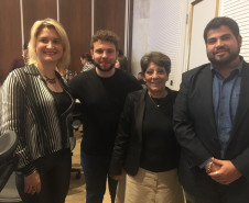 Autores dos 32 projetos de lei selecionados entre todos os alunos participantes do Paraná estão usufruindo do prêmio concedido aos finalistas do programa. 