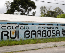 O Colégio Estadual Rui Barbosa é uma das unidades certificadoras em Colombo, na Região Metropolitana de Curitiba.