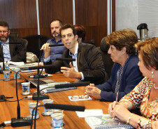 Cursos são destinados a todos os profissionais da educação e são uma das principais ferramentas para garantir a constante melhoria da qualidade do ensino paranaense. Somente em 2018 foram 530 mil participantes. Balanço foi apresentado durante a primeira reunião da Educação com a equipe do governo de transição.