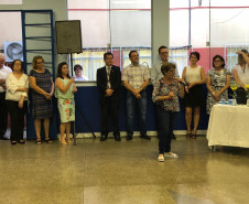 A secretária estadual da Educação, Lucia Cortez, inaugurou na tarde desta quarta-feira (12) o Centro de Francisco Beltrão, que vai funcionar no Colégio Estadual Dr. Eduardo Virmond Suplicy. No local serão atendidos os Núcleos Regionais de Educação de Dois Vizinhos, Francisco Beltrão, Laranjeiras do Sul e Pato Branco, com uma população de 4.534 pessoas surdas.