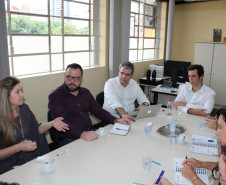 Atualmente, a distribuição ocorre em janeiro. Com a medida, os professores já saberão como ficará organizado seu próximo ano letivo antes de saírem de férias.
