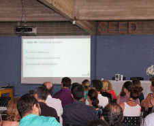 Na quarta-feira (16), os servidores vão participar das oficinas que serão replicadas no seminário. Serão trabalhadas seis oficinas temáticas: avaliação (diagnóstico), avaliação (plano de ação), liderança, hora atividade, tecnologia e inovação, e gestão de sala de aula.
