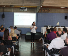 Na quarta-feira (16), os servidores vão participar das oficinas que serão replicadas no seminário. Serão trabalhadas seis oficinas temáticas: avaliação (diagnóstico), avaliação (plano de ação), liderança, hora atividade, tecnologia e inovação, e gestão de sala de aula.
