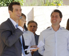 O governador Carlos Massa Ratinho Junior, acompanhou a apresentação das diretrizes de trabalho da nova gestão para a Educação, em encontro com o secretário Renato Feder e funcionários da Secretaria de Educação e do Esporte.Curitiba, 17-01-19.Foto: Arnaldo Alves / ANPr.