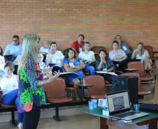 Nos dois dias de cursos os servidores participaram de oficinas de avaliação (diagnóstico e plano de ação), liderança, hora atividade, tecnologia e inovação, e gestão de sala de aula.