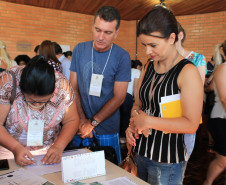 Nos dois dias de cursos os servidores participaram de oficinas de avaliação (diagnóstico e plano de ação), liderança, hora atividade, tecnologia e inovação, e gestão de sala de aula.