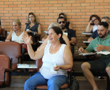 Nos dois dias de cursos os servidores participaram de oficinas de avaliação (diagnóstico e plano de ação), liderança, hora atividade, tecnologia e inovação, e gestão de sala de aula.