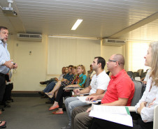 Arns falou da importância do apoio das universidades na formação dos futuros professores e da articulação com a educação básica. 