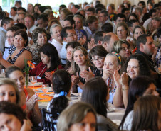 Os diretores e diretores auxiliares que participaram do encontro em Curitiba foram eleitos pela comunidade escolar em novembro do ano passado e iniciaram a atividades no mês de janeiro. Eles têm mandato de três anos.