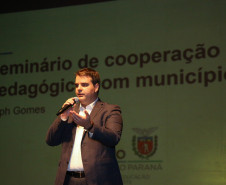 A Secretaria de Educação do Paraná realizou nesta quarta-feira (20), em Curitiba, o Seminário de Cooperação Pedagógica com Município. O evento contou com a presença do vice-governador, Darci Piana, e do secretário da Educação, Renato Feder. Participarão prefeitos de 140 municípios, secretários municipais da educação de 397 municípios. Curitiba,20/02/2019 Foto:Jaelson Lucas / ANPr