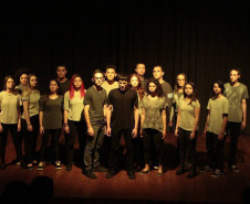 Programação inclui apresentações teatrais e musicais, mostra de fotografia e oficinas produzidas pelos cursistas e professores do Guido Viaro, além de artistas convidados. 