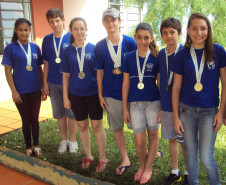 Projeto é coordenado pela funcionária em parceria com uma rede de voluntários formada por ex-alunos, professores, ex-professores e membros da comunidade escolar.