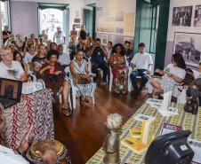 Obra pode ser trabalhada em sala de aula por escolas das redes pública e particular, além de universidades, que podem utilizar o conteúdo em todas as disciplinas para complementar o currículo pedagógico.