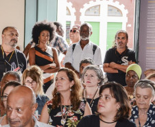 Obra pode ser trabalhada em sala de aula por escolas das redes pública e particular, além de universidades, que podem utilizar o conteúdo em todas as disciplinas para complementar o currículo pedagógico.