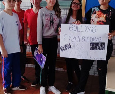 Equipes pedagógica e diretiva das escolas estaduais elaboraram atividades pedagógicas diversificadas para trabalhar com a temática durante toda a semana. 