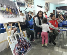 Atividades contribuíram para aproximar a escola dos alunos e combater a evasão escolar. Resultado final é uma exposição fotográfica, um livro e um documentário produzidos inteiramente pelos estudantes. Divulgação CE Emília Buzato.