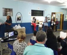 Atividades contribuíram para aproximar a escola dos alunos e combater a evasão escolar. Resultado final é uma exposição fotográfica, um livro e um documentário produzidos inteiramente pelos estudantes. Divulgação CE Emília Buzato.