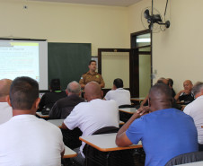 Ao término das capacitações, que têm 20 horas de duração, os policiais começam imediatamente a atuar nas escolas inscritas no programa. 