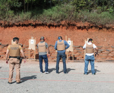 Ao término das capacitações, que têm 20 horas de duração, os policiais começam imediatamente a atuar nas escolas inscritas no programa. 