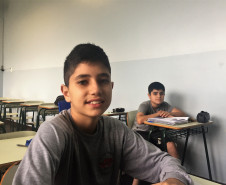 Estudantes de 76 países dos cinco continentes estão matriculados na rede estadual de ensino do Paraná. Desafio imposto pelo aprendizado da Língua Portuguesa é compensado pelo acolhimento das instituições de ensino e colegas. 
