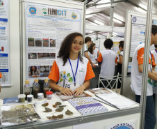 Pesquisa científica para o controle do uso de agrotóxicos e novas tecnologias no resgate em situação de catástrofes naturais: esses são alguns dos projetos pensados por alunos da rede estadual de ensino apresentados na Feira de Paranaense de Ciência e Tecnologia (Feparcit) 2019, realizada em Cascavel (Oeste).
