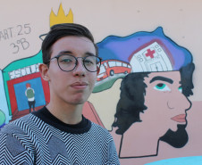 Desde o ano passado os estudantes do Colégio Estadual Euzébio da Mota, em Curitiba, usam a arte cênica para levar uma mensagem importante à comunidade escolar do bairro Boqueirão, um dos mais populosos da capital paranaense. 