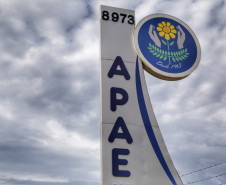 Governador Ratinho Junior esteve na Apae de Maringá, que atende mais de mil pessoas com deficiência e é mantenedora de duas escolas. 