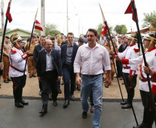 35 policiais militares da reserva passam a atuar para levar mais segurança no entorno das escolas. Iniciativa inovadora no Brasil, programa terá nesta fase inicial 51 colégios de Foz do Iguaçu, Londrina e Região Metropolitana de Curitiba. 