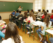 Secretaria de Estado da Educação do Paraná, Volta às aulas no Colegio Estadual Rio Branco no bairro Batel. 12-03-15. Foto: Hedeson Alves