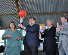 Governador em exercício, Flávio Arns, participa no Colégio Estadual Francisco Zardo, em Curitiba, da retomada das atividades esportivas em contraturno em 208 escolas da rede pública de ensino.