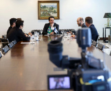 Governador Carlos Massa Ratinho Junior recebeu no Palácio Iguaçu o embaixador da Finlândia, Jouko Leinonen. Curitiba,01/10/2019 Foto:Jaelson Lucas / AEN