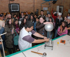 Além de conhecerem as instalações da instituição, os alunos participaram de palestra que abordou escolha profissional.