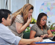 Estados do RS, SC e RJ conhecem Programa de Alimentação Escolar paranaense. Secretaria da Educação do Paraná prima pela qualidade nutricional da merenda escolar.