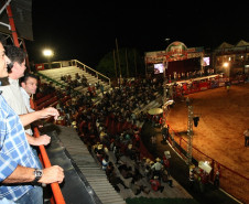 Richa participou da abertura da 38ª Festa do Peão Boiadeiro de Colorado, que projetou a cidade como capital do Rodeio no Paraná. O evento é um dos mais populares do Noroeste do estado.