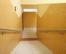 O Programa de Eficiência Energética (PEE) efetivado entre a Secretaria de Estado da Educação (SEED) e Companhia Paranaense de Energia (Copel) vai possibilitar que as escolas da rede estadual de ensino economizem energia elétrica. Estimativa é que a economia gire em torno de R$ 930 mil ao ano. (CE Beatriz Faria Ansay)