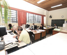 Fanini explicou que mais de 200 mil conjuntos de luminárias fluorescentes também serão trocados por equipamentos mais eficientes, gerando uma economia aos cofres públicos. “Ao término do convênio, que é de quatro anos, será possível economizar cerca de R$ 4 milhões. Este recurso será revertido em benefício da educação”, disse. (CE Pedro Macedo)