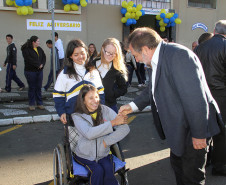 O vice-governador e secretário da Educação, Flávio Arns, participou nesta quarta-feira(28) das festividades alusivas ao centenário do Colégio Estadual Senador Correia, no município de Ponta Grossa. Milhares de alunos estudaram nesta instituição de ensino, que é referência histórica na cidade.