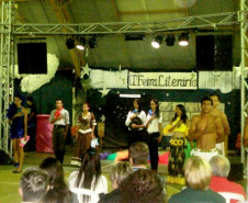 Participantes têm oportunidade de conhecer mais sobre escritores paranaenses. Este ano, destaque foi para poetisa Helena Kolody.