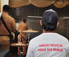 Alunos do Colégio Estadual Dr. Xavier da Silva, em Curitiba, participaram do lançamento do Paz tem Voz, segunda etapa da campanha Paz sem Voz é Medo, idealizada pelo Grupo Paranaense de Comunicação (GRPCom). 