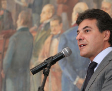 Os contratos são documentos que fixam objetivos, formalizam metas de redução de gastos e estabelecem prioridades em cada área da gestão pública. Sua implantação faz parte da estratégia de modernização administrativa proposta pelo governador.