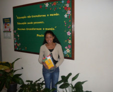 Em Quatro Pontes, no Colégio Estadual Quatro Pontes, a aluna Silvana Alves Dias ficou em terceiro lugar no concurso de desenho Deutschland – Land des Sport, promovido pelo Instituto Goethe de Curitiba. Ela também é estudante do Centro de Línguas Estrangeiras Modernas (Celem), onde cursa alemão, e recebeu como prêmio livros e dicionários nessa língua.