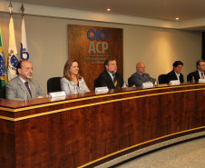 O vice-governador e secretário da Educação, Flávio Arns, lançou nesta terça-feira (17), em Curitiba, o concurso Barão do Serro Azul.