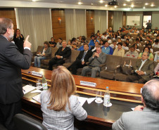 Estiveram presentes no lançamento representantes do Departamento de Educação Básica (DEB) da Secretaria, alunos e professores da rede estadual de ensino e autoridades.